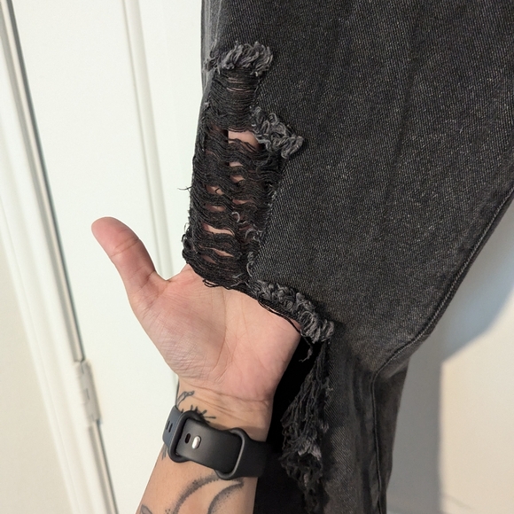 Black baggy ripped jeans from Shein - Picture 8 of 14